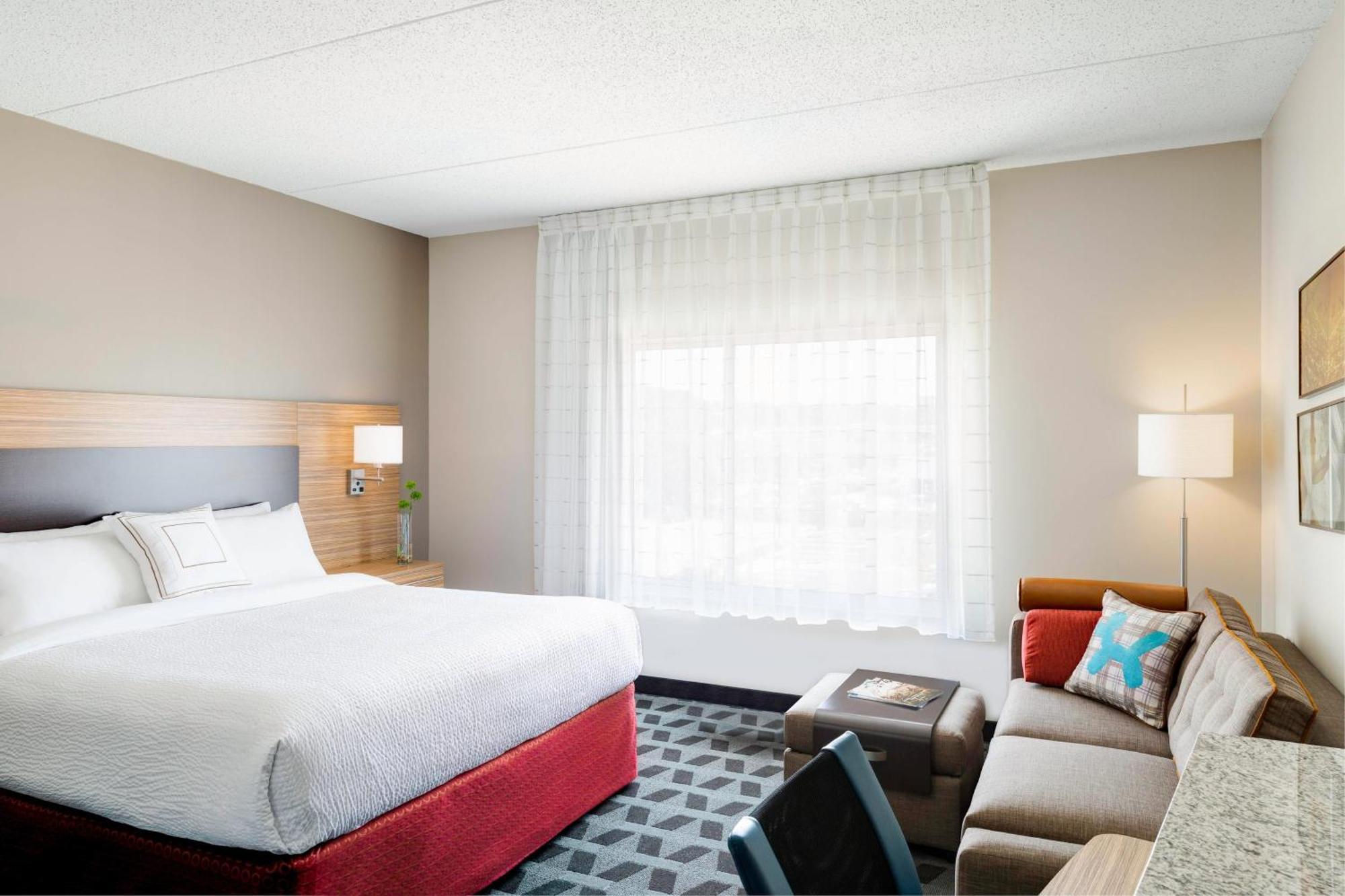 Towneplace Suites By Marriott Grand Rapids Airport Southeast Cascade Exterior foto